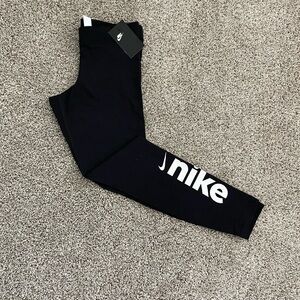 Brand new Nike leggings